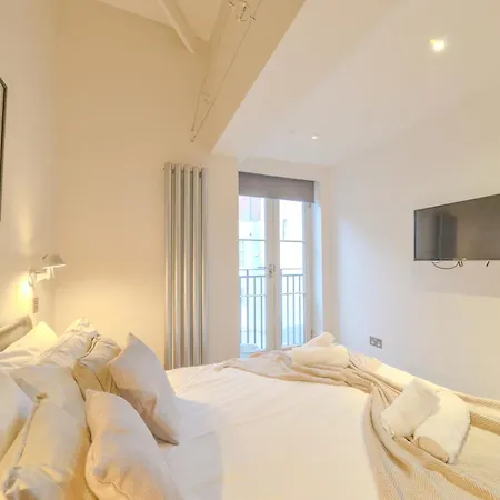 Central Two Bedroom Apartments St Albans By Central Stays Short Lets & Serviced Accommodation With Free Parking Room photo