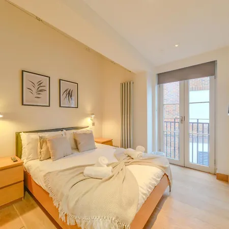 Central Two Bedroom Apartments St Albans By Central Stays Short Lets & Serviced Accommodation With Free Parking Room photo