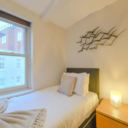 Central Two Bedroom Apartments St Albans By Central Stays Short Lets & Serviced Accommodation With Free Parking Room photo