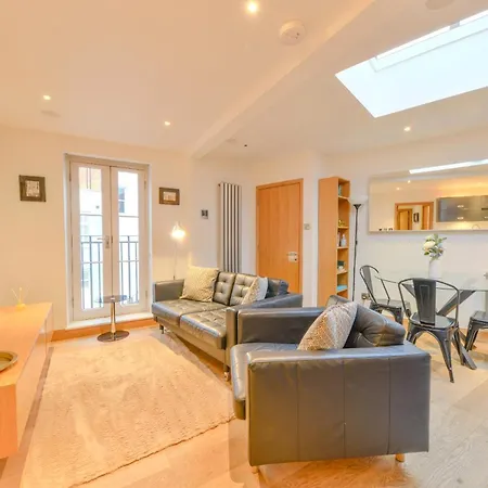 Central Two Bedroom Apartments St Albans By Central Stays Short Lets & Serviced Accommodation With Free Parking Exterior photo